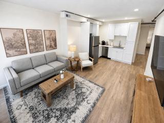 Hearth & Harvest - Cozy Farmhouse-Inspired 2BDR - 2