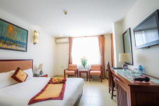 Luxe Hotel - 2