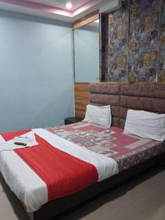 Hotel Krishna Lake - 1