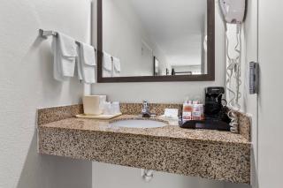 Quality Inn Kinston Hwy 70 - 1