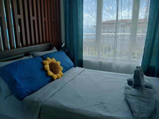 Spacious Studio unit with Balcony and Seaview - 6