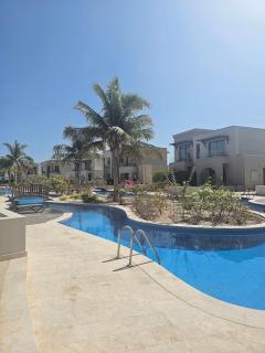Hawana Salalah - Cozy 1BHK with Outdoor Pool هوانا صلالة - شقة مع مسبح خارجي - 8