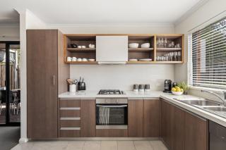 Apartment 46 - Town Central - Close to Walktrails - 5