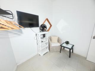 Alquiler de Habitación privada con las areas de sala, cocina y baño que se comparten cerca al Mar! - Alcalá - 7
