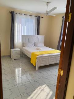 Homes by Ava, Cozy 3BDR Apartment in Shanzu, Walk to the beach - 2
