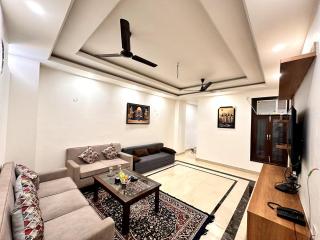 Couple & Family Friendly Rishikesh Homestays - Mountain View - 85 the Ganges - 0