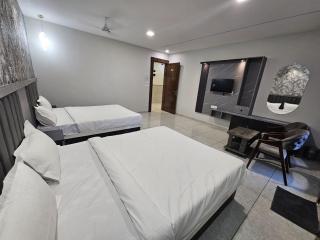 Hotel Shiv Inn - 4