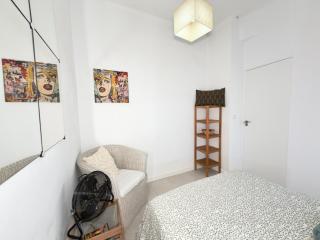 Alquiler de Habitación privada con las areas de sala, cocina y baño que se comparten cerca al Mar! - Alcalá - 2