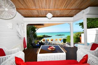Meerena Cheerful Beachfront Cottage with Jacuzzi - 4