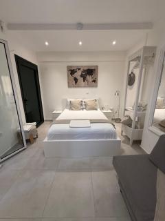 Venias Place - 9