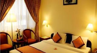 Royal Hotel - 4