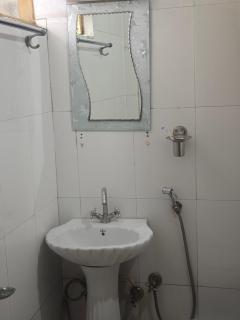 Lake Boulevard Guest House - Srinagar - 6