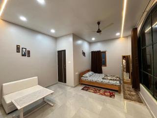 Serene Villa Self Cooking 10Min From Airport - 4