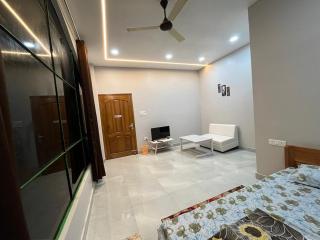 Serene Villa Self Cooking 10Min From Airport - 3