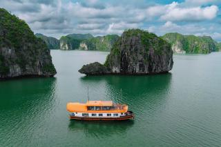 Vietnam Venture - Cat Ba Cruise Center - 7