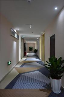 City Comfort Inn Chongqing Lianglukou Metro Station - 8