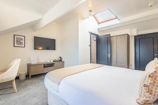 Falcon's Nest Hotel - 7