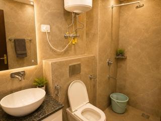The White Casa - Luxery 1RK Balcony Stay - 1