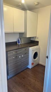 Modern 3Bed Home, Sleeps 8, Parking x2, Games, M25 - 9