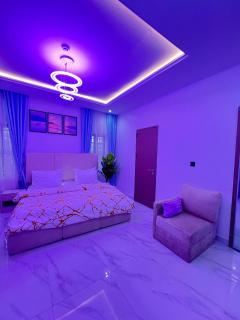 Apex GRA Studio Apartment in the Heart of Ikeja GRA with 24hours Power Supply , a Free WIFI and a Balcony with a Beautiful View - 1