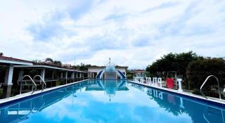 Pilot Hotel - 3