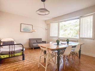 Cosy 60m Forest Home in Maisons-Laffitte, 20mins to Paris, Ideal for Family of 4 - 0