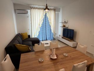 Vlora Old Beach Breeze Apartment - 6