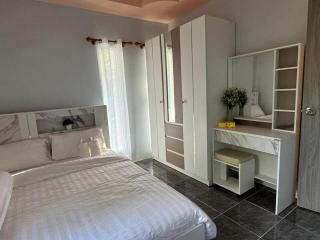 Sunshine Rest Resort - 1