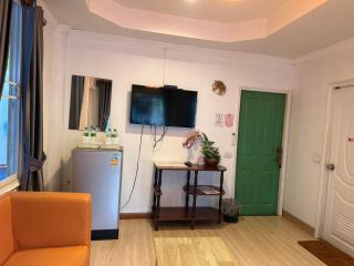 ลุงชีพบ้านพัก เกาะล้านLoongcheeb House - 9