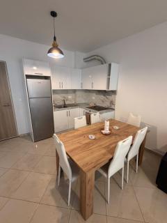 Vlora Old Beach Breeze Apartment - 4