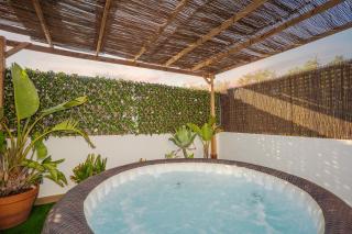 2Floors & 65inchTV & Terrace & Jacuzzi & 15min walk beach - 8