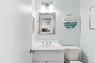 Sunny Dayz - Unit B, 1124 Park - 8