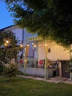 TheCozyHouse Novi Sad, Private Garden Retreat - Pet Friendly - Walk to Center - 1