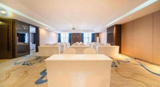 IU Hotels· Lanzhou Xike Station Huanghelou Branch - 3