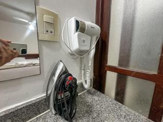 Casas com 2 suítes (ambas com ar split) e internet privativa 300MBPS, no Residencial Village do Bosque, condomínio com quiosques com churrasqueiras , piscina, sauna portaria 24hrs, a aproximadamente 200m da praia de Taperapuã Axé Moi - 6