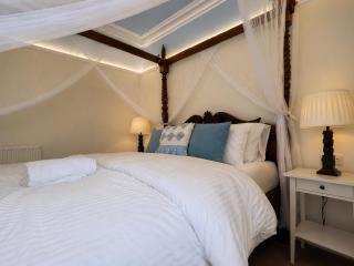 Luxury Torquay Stay - Walk to Harbour & Beach - 2