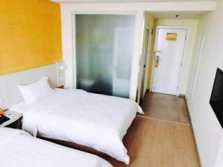 7 Days Inn Taiyuan Railway Station - 1