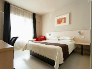 Jinjiang Inn Xianning Yinquan Avenue Hot Spring Hotel - 1