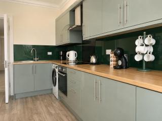 Luxury Torquay Stay - Walk to Harbour & Beach - 4