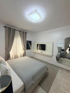 3 bedroom duplex with cinema room & game area - 9