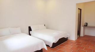 The Beach House Resort - 2