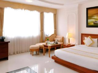 Tan Hoang Long Hotel - 1