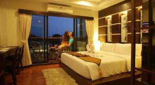 Bamboo House Phuket Hotel - 9