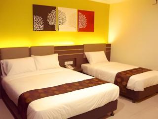 GM Holiday Hotel - 1