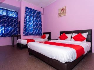 OYO 1125 IR Inn Hotel - 2