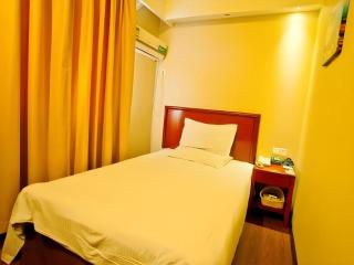 Green Tree Inn Nanjing Zhonghua Gate Subway Station Hotel - 1