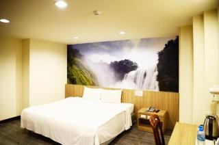 Lotus Yuan Business Hotel - 1