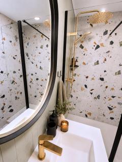 Moderne et Cosy T2 - Parking & Clim & Piscine & Balcon - LYON 25 min - 3