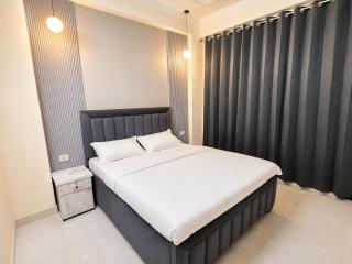 Book N Go Luxe Stay Near Qutub Minar - Hauz Khas - 5