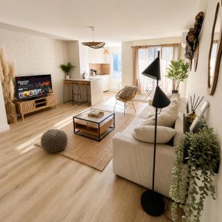 Moderne et Cosy T2 - Parking & Clim & Piscine & Balcon - LYON 25 min - 9